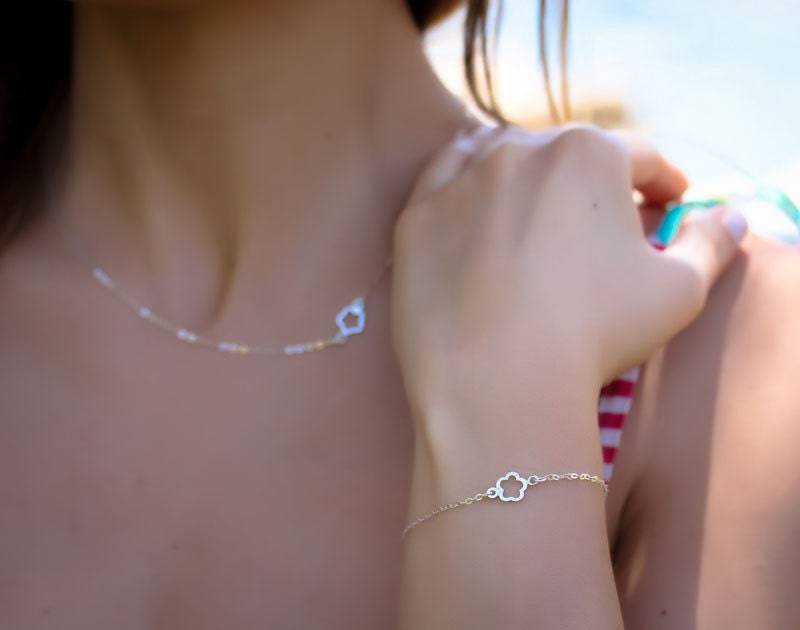 sterling Silber Blume Armband Zierliche Chrysantheme Anhänger von OlizzJewelry