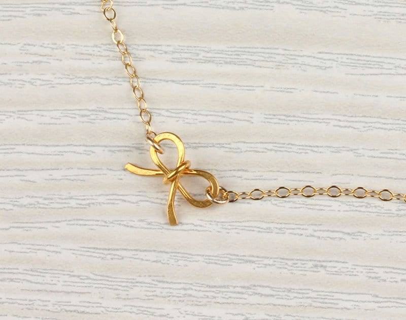 Winzige Gold Schleife Kette 24K Vermeil Anhänger, Brautjungfer Schmuck von OlizzJewelry
