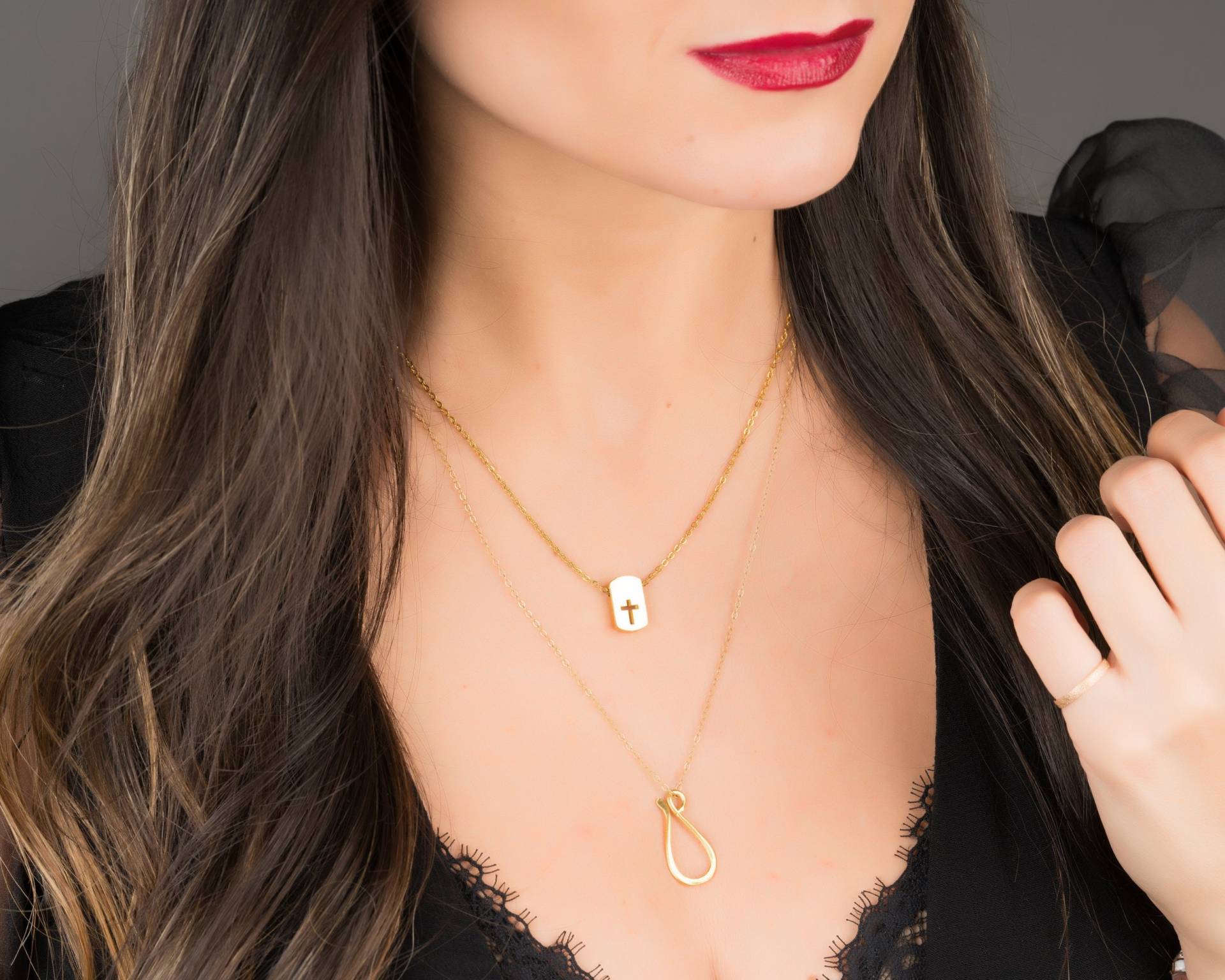 Kreuz Halskette, Gold Cross Tag Anhänger, Mutter Geschenk, Thanksgiving Black Friday Sale, Schwester 0360Nm von OlizzJewelry