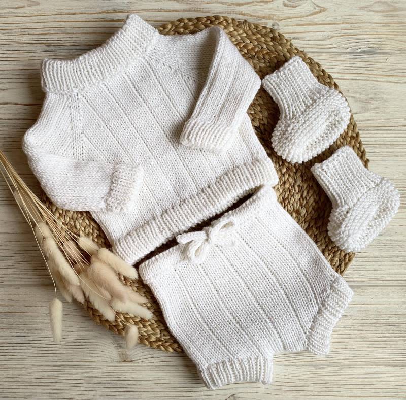 Bezauberndes Pullover-/Pumphosen-Set von Olkatoprops