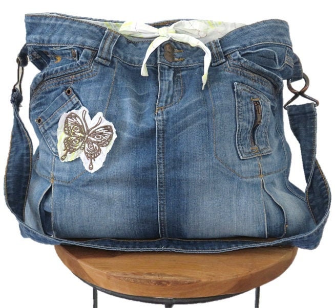 Shopper Denim "Butterfly' - Handarbeit Jeans Strandtasche Tragetasche Umhängetasche Upcycle Recycling Nachhaltig Wiederverwendung von OllyandKo