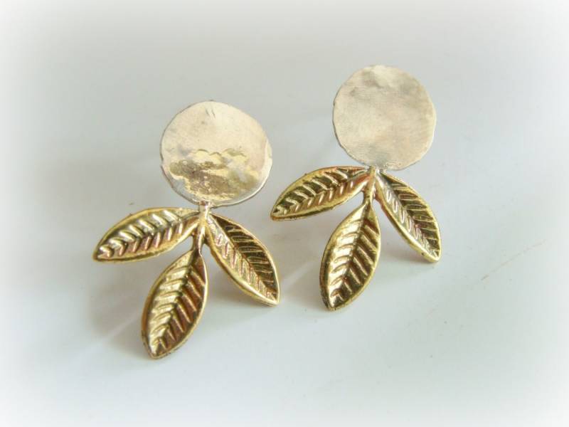Dot Sterling Silber Ohrstecker - Gemischte Metall Blätter Ohrringe Blatt Gold Schmuck Moderne von Olympias