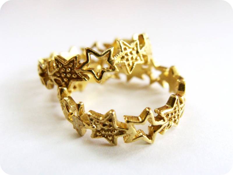 Dünner Sternring - Messingstern-Metallarbeitsring Metallarbeit Stapelbar Ringe Goldstern-Stack-Ring Geschenkideen Für Sie, Freund, Brautjungfern von Olympias