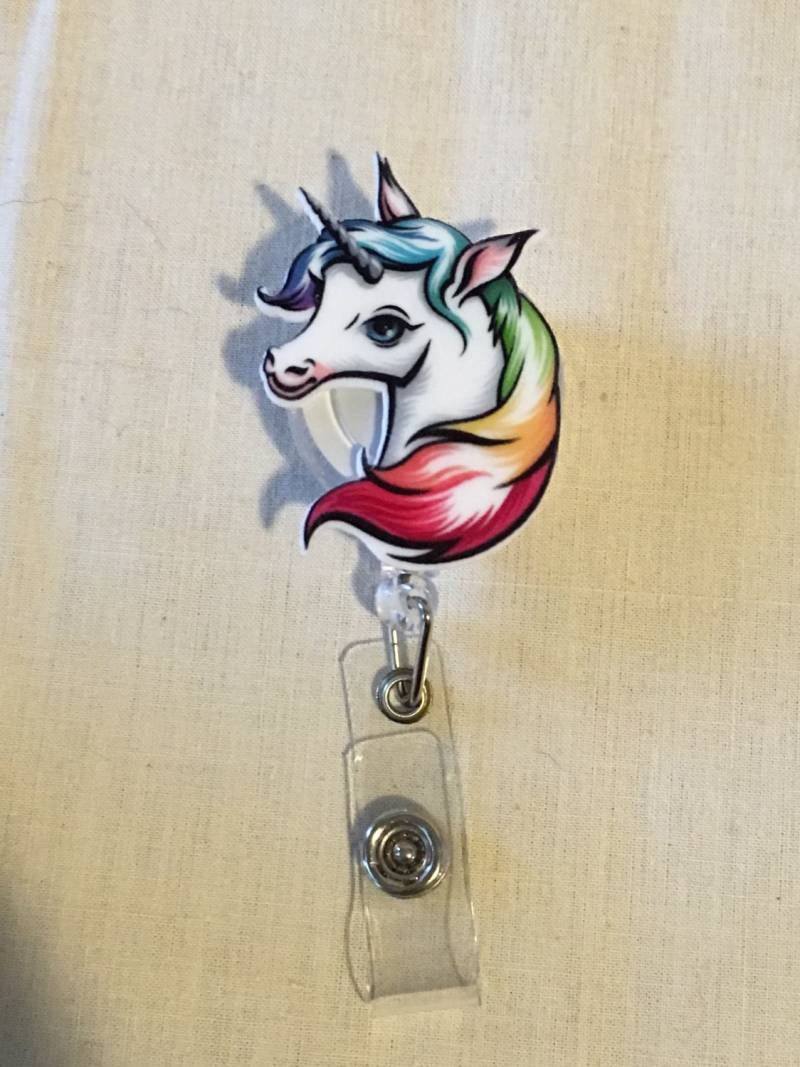 Regenbogen Einhorn Sd Versenkbare Id Abzeichen Schlüsselband Haken Regenbogen Einhorn Sd Versenkbare Id Abzeichen Schlüsselband Haken von Olyshairbows