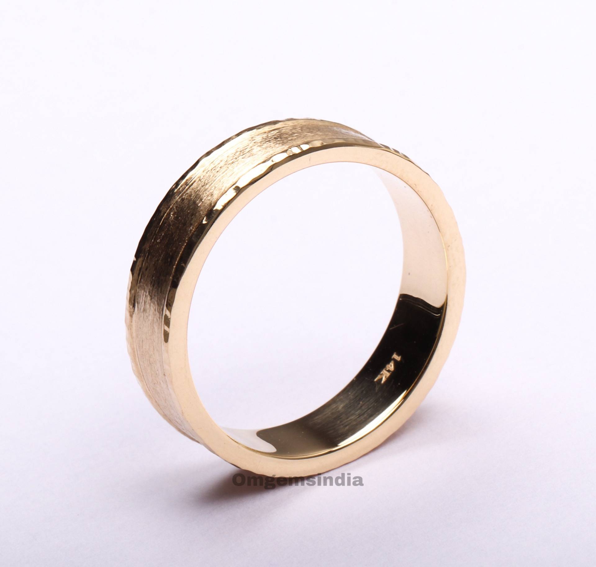 Goldband | Ehering Herrenband Herrenring Band Verlobungsring Stapelbarer Ring Stapelband Jubiläum Geschenkidee Omj0084 von OmGemsIndia