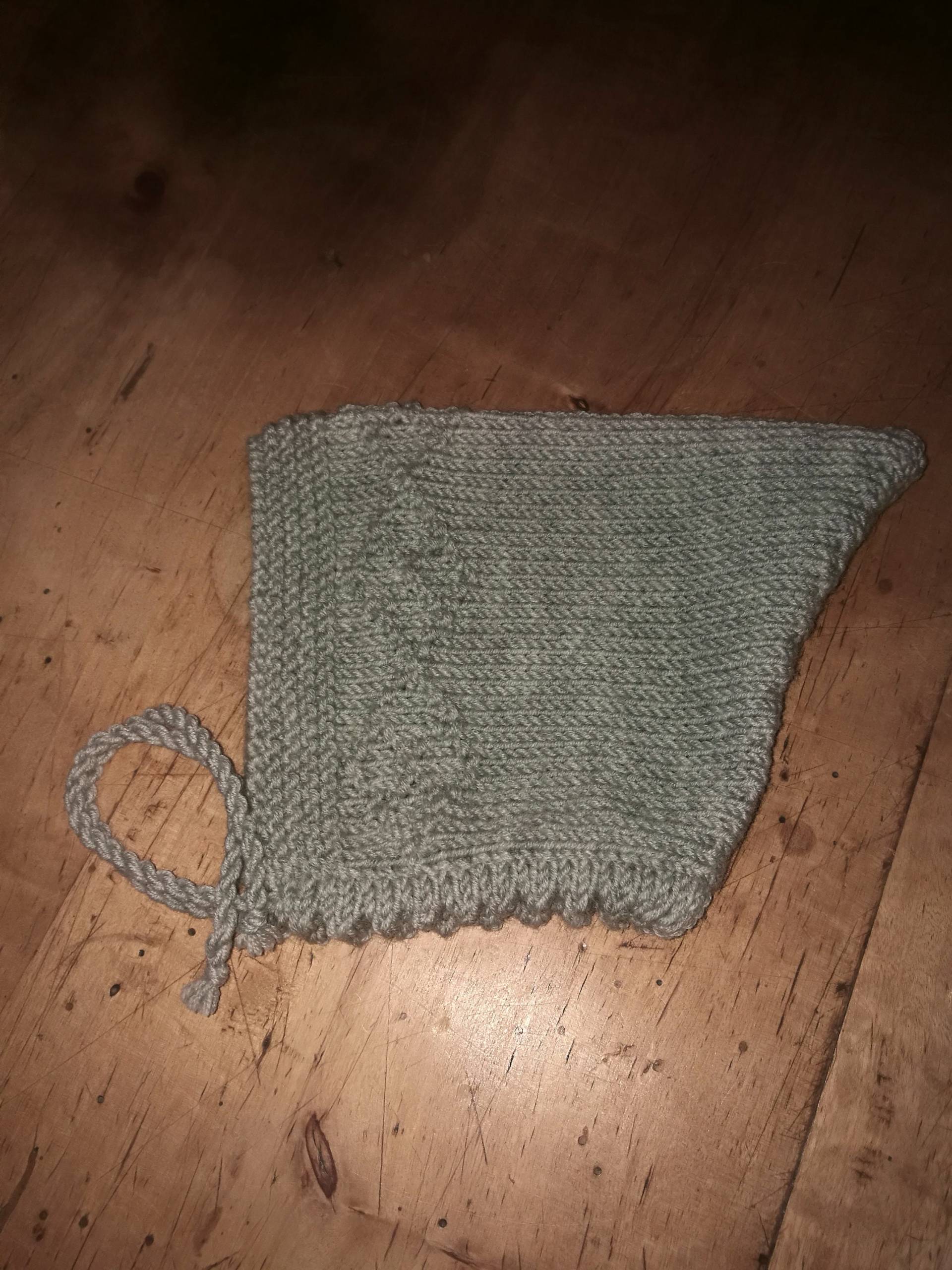 Zwergenmütze 6-12 Monate Hellgrau von OmaJuttaDE