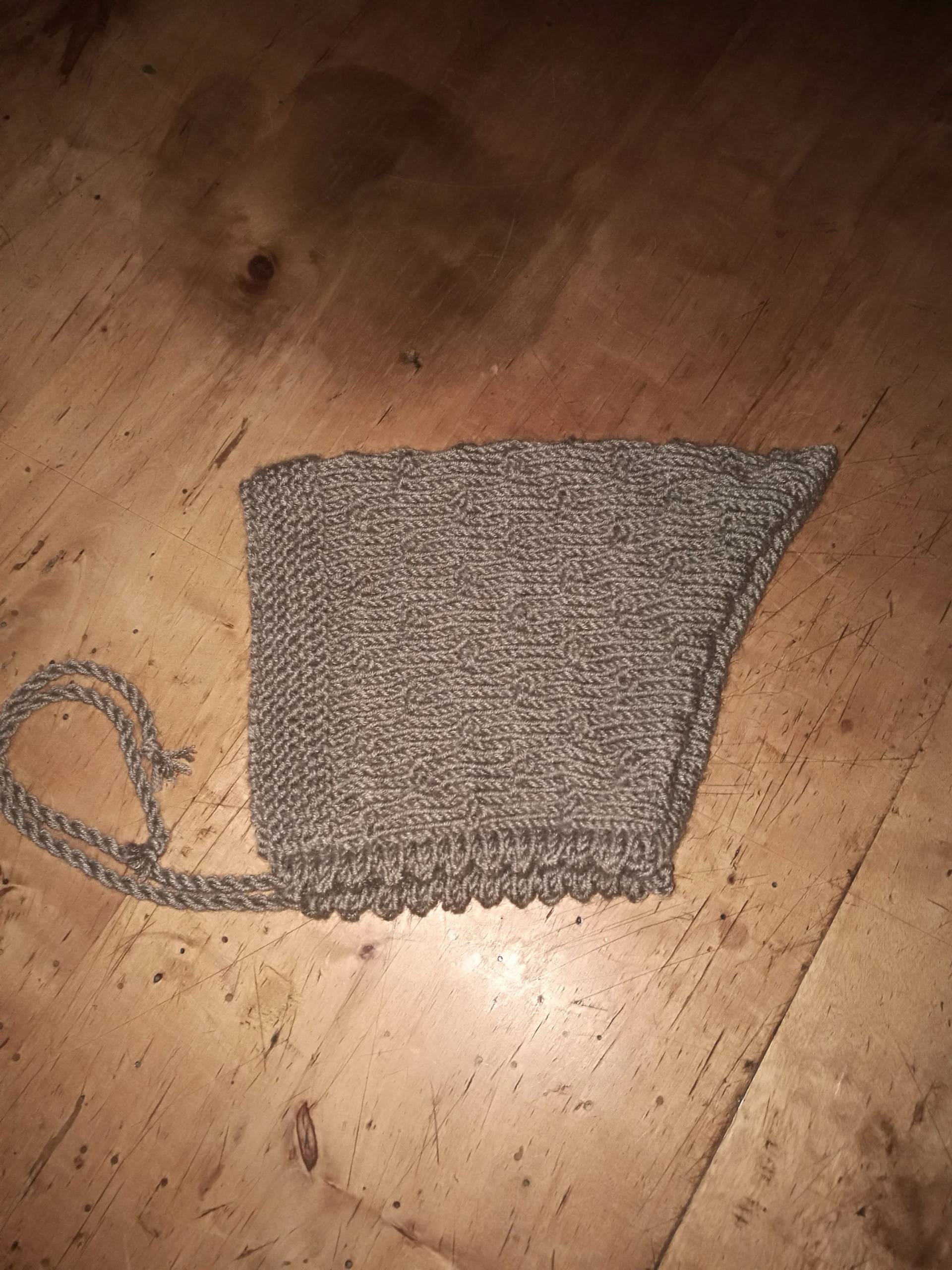 Zwergenmütze 6-12 Monate Helltaupe von OmaJuttaDE