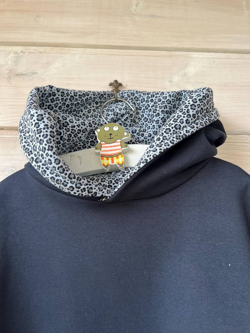 Autositz/Kinderwagen Poncho Mit Kapuze.unverzichtbar Für Die Sicherheit Ihres Babys Und Kleinkind. Kuscheliger Wintersweat von OmaMiaDesigns