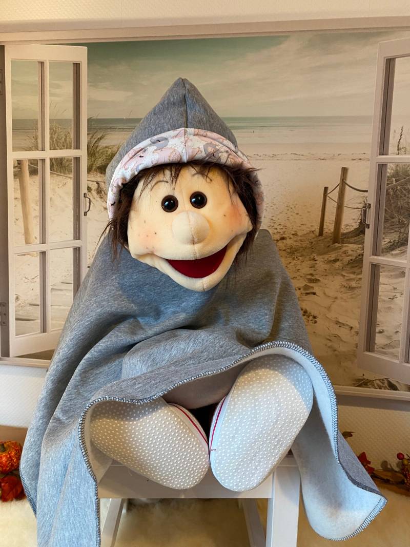 Autositz/Kinderwagen Poncho Mit Kapuze.unverzichtbar Für Die Sicherheit Ihres Babys Und Kleinkind. Kuscheliger Wintersweat von OmaMiaDesigns