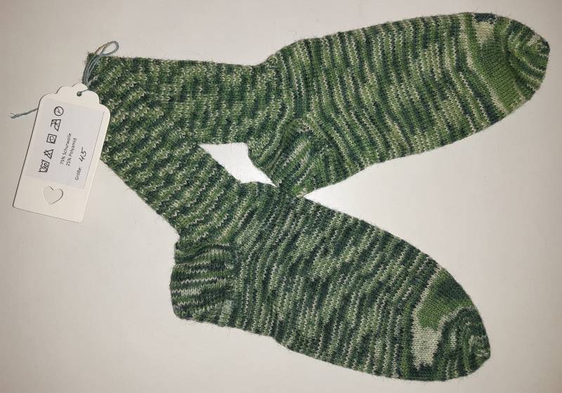 Gestrickte Socken Gestreift Gr. 45 Grün Lila Grau Gestrickte Socken Gestreift Gr. 45 Grün Lila Grau von OmasSockenWerkstatt