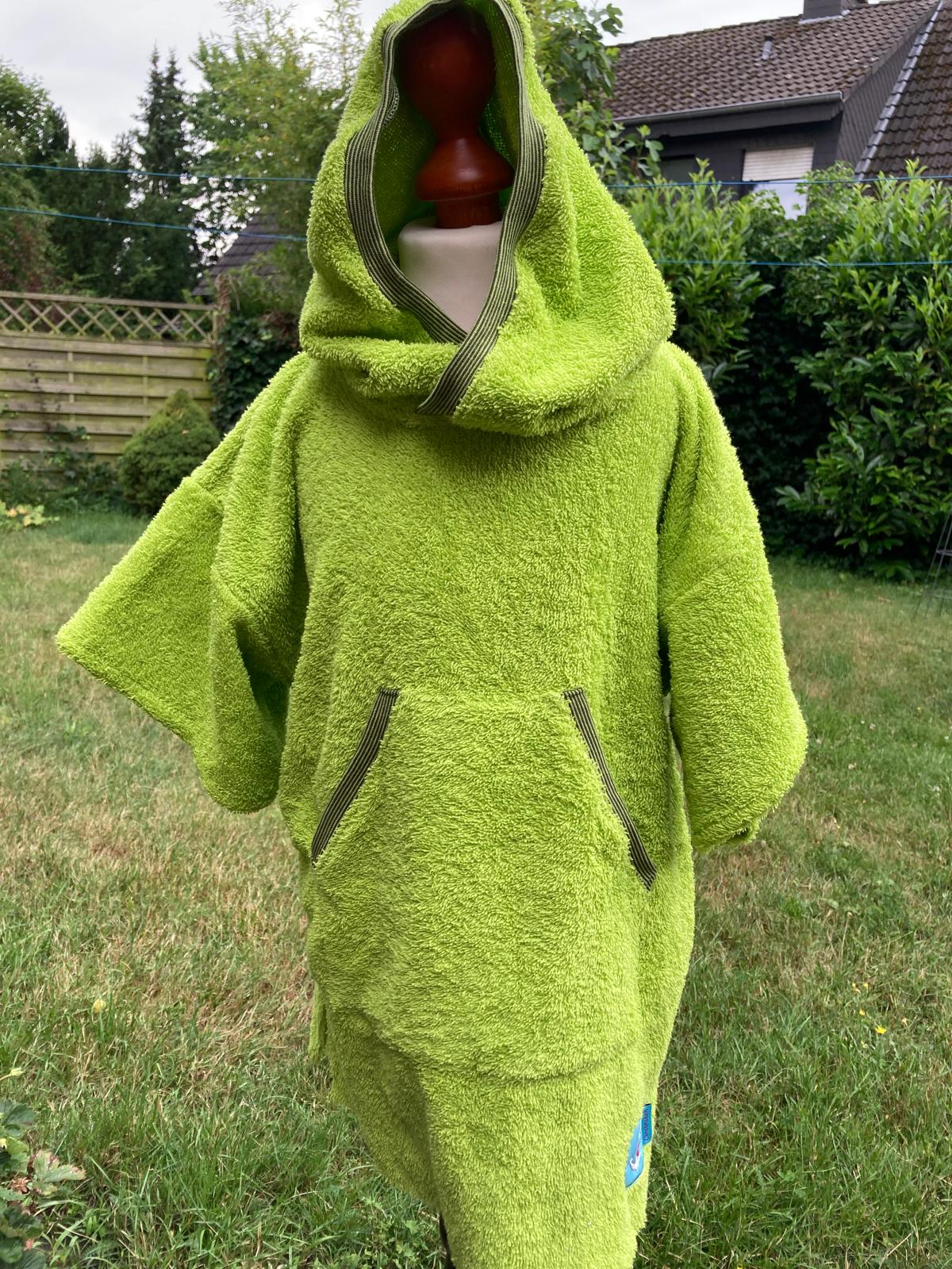 Kinder Badeponcho Gr.2 120-140cm Körpergröße von Omelinchen