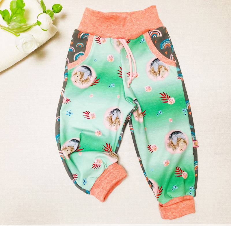 Babyhose Pumphose Mädchen Jogginghose Baby Hose Cargohose Babykleidung Gr. 74 /80 Pferde Pony von OmennyS