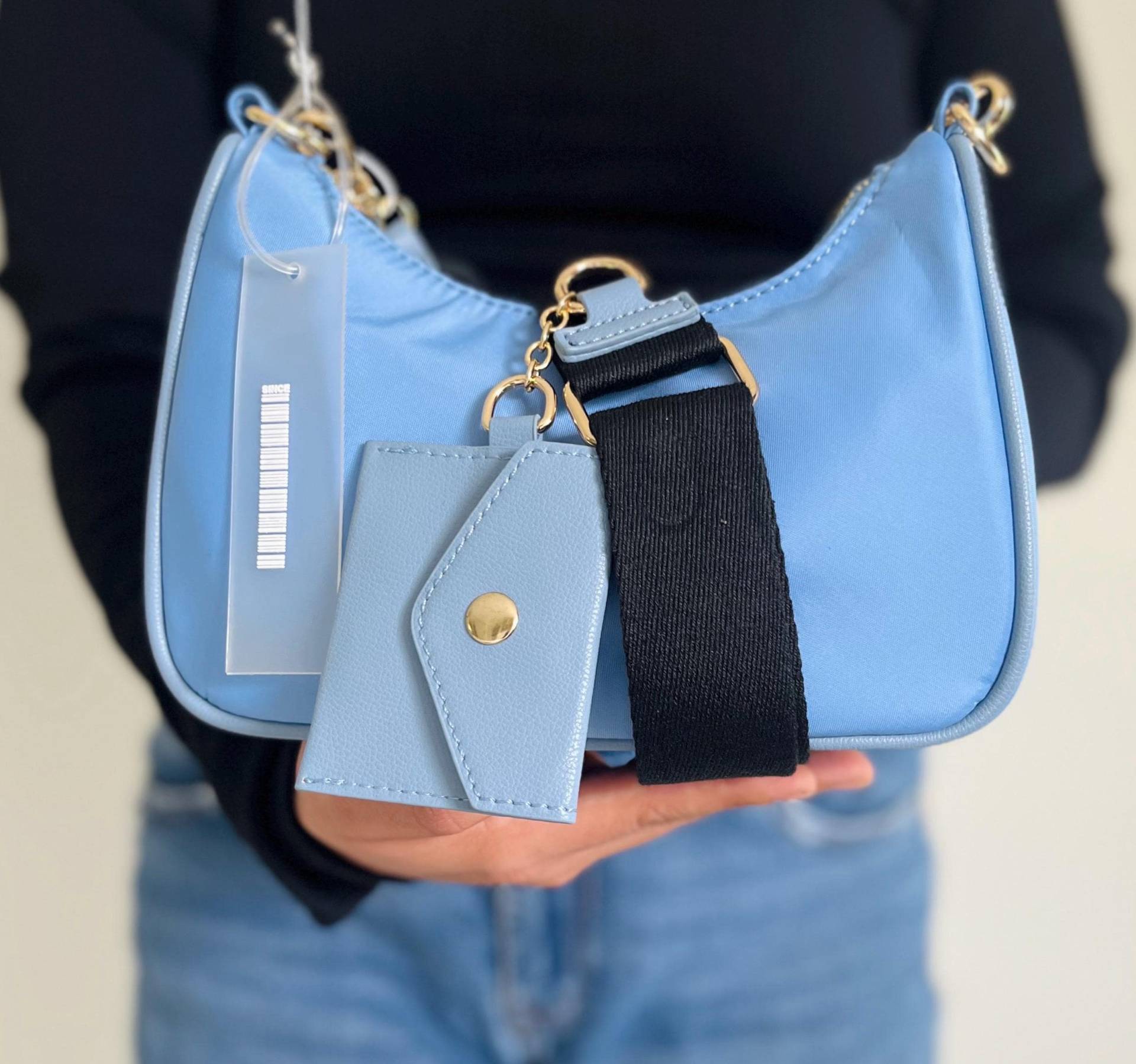 Babyblaue Nylon-Umhängetasche Mit Mini-Geldbeutel - Vegane Leder-Akzente, Verstellbarer Riemen von OmiiBoutique