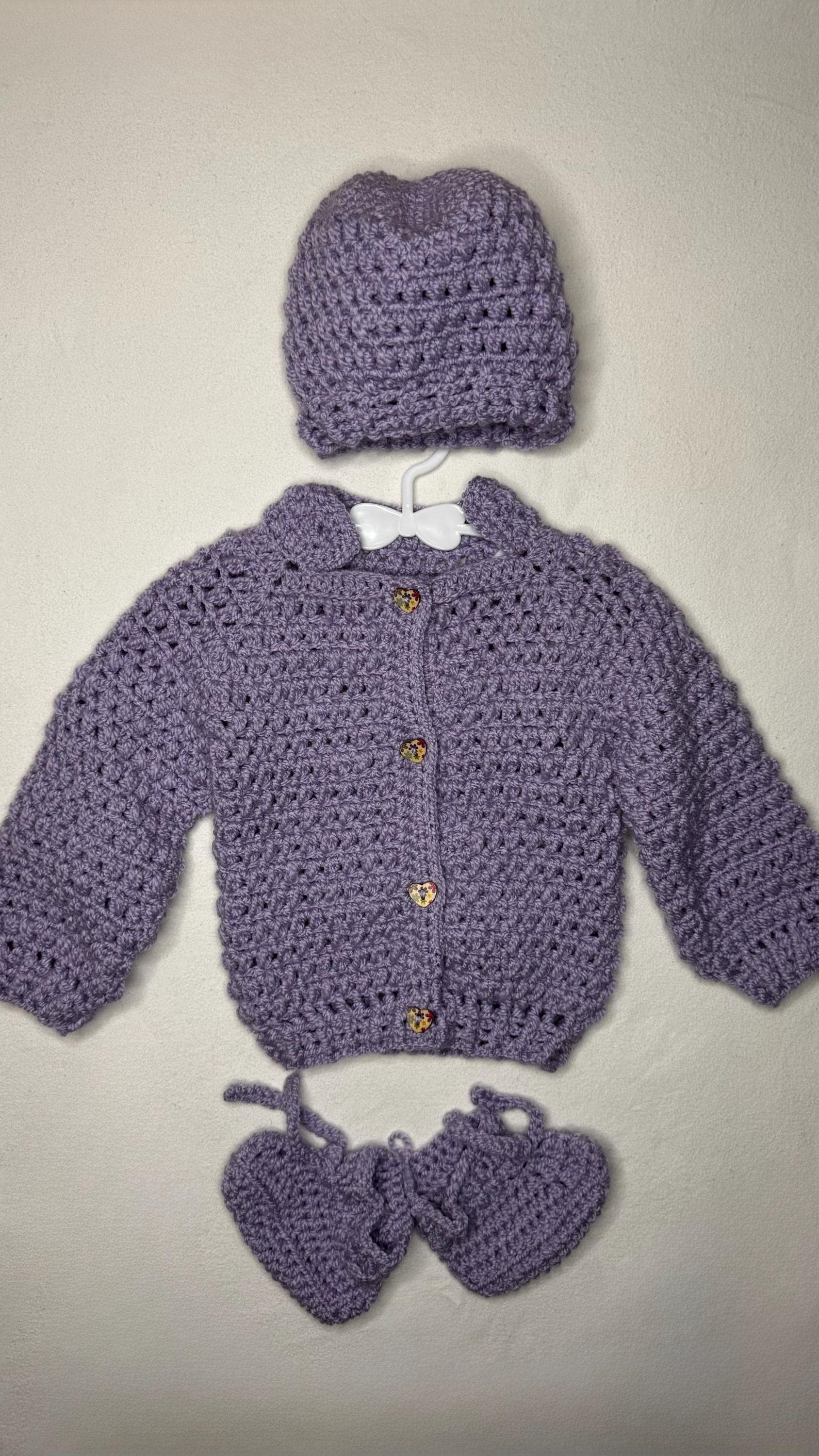Babyset Gehäkelt - Lila Mit Kragen | Jacke, Mütze, Socken Gr. 62 Unikat Handgemacht Geschenkidee Babyset Gehäkelt - Lila Mit Kragen | Jacke, Mütze, Socken Gr. 62 Unikat Handgemacht Geschenkidee von OmisZauberhand
