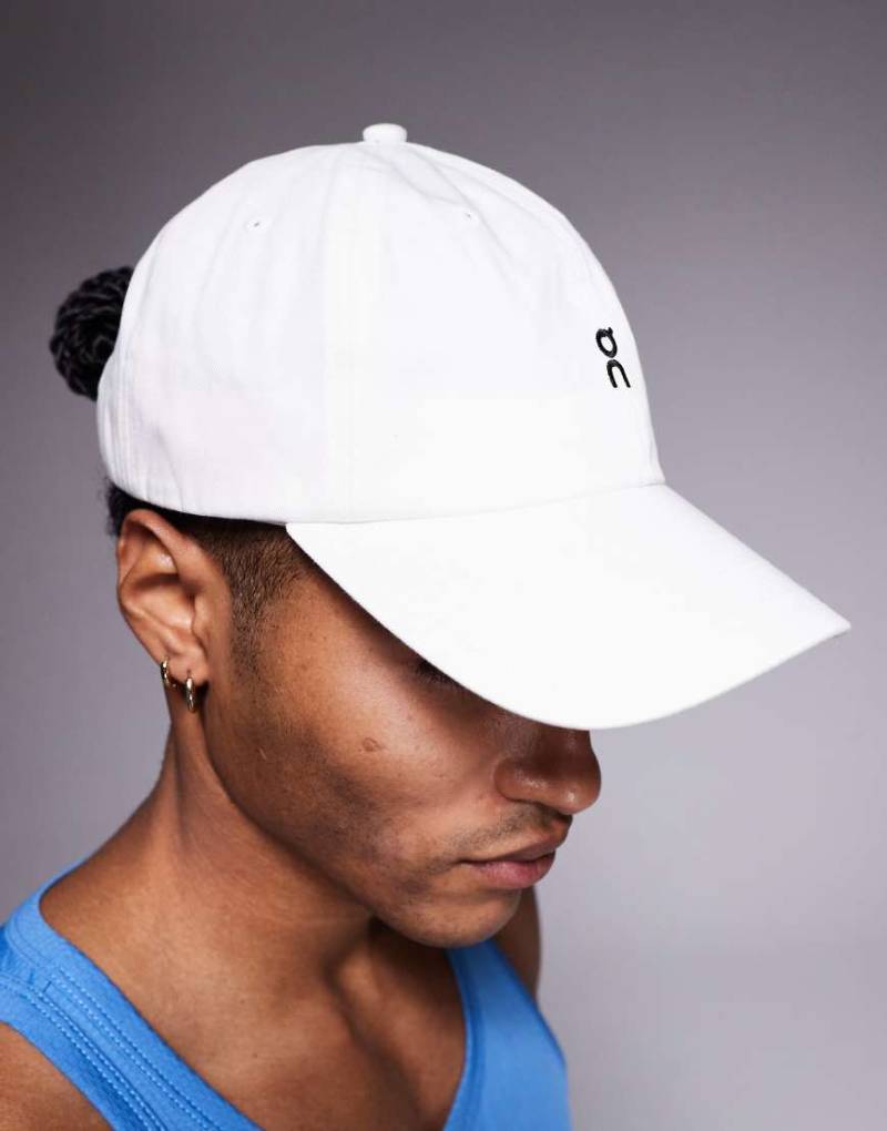 ON - All Day - Kappe in Weiß von On Running