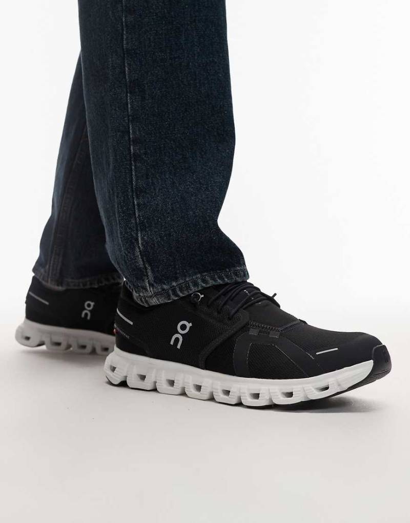 ON - Cloud 6 - All-Day-Sneaker in Schwarz und Weiß von On Running