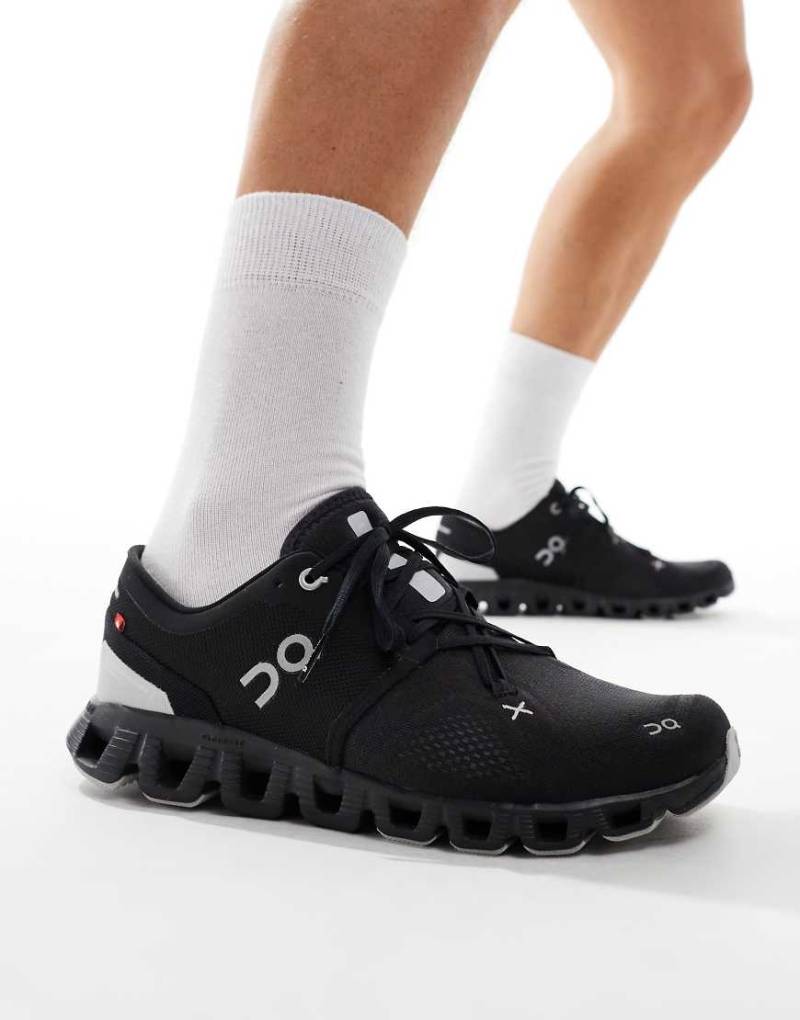 ON - Cloud X 3 - Trainings-Sneaker in Schwarz von On Running