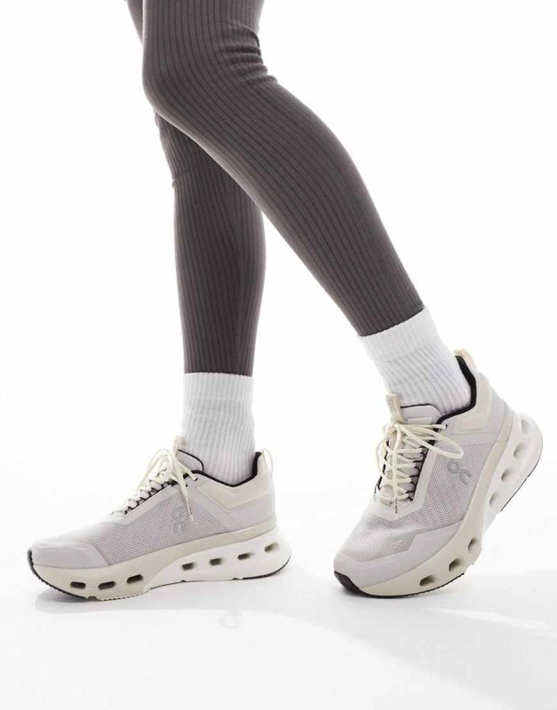 ON - Cloudnova X - Sportsneaker in Silber-Maulbeere-Grau von On Running