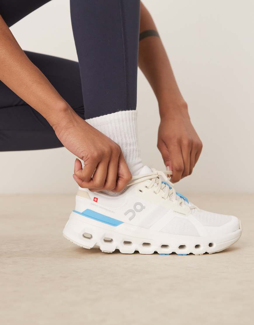 ON - Cloudrunner 2 - Lauf-Sneaker in Weiß und Blau von On Running