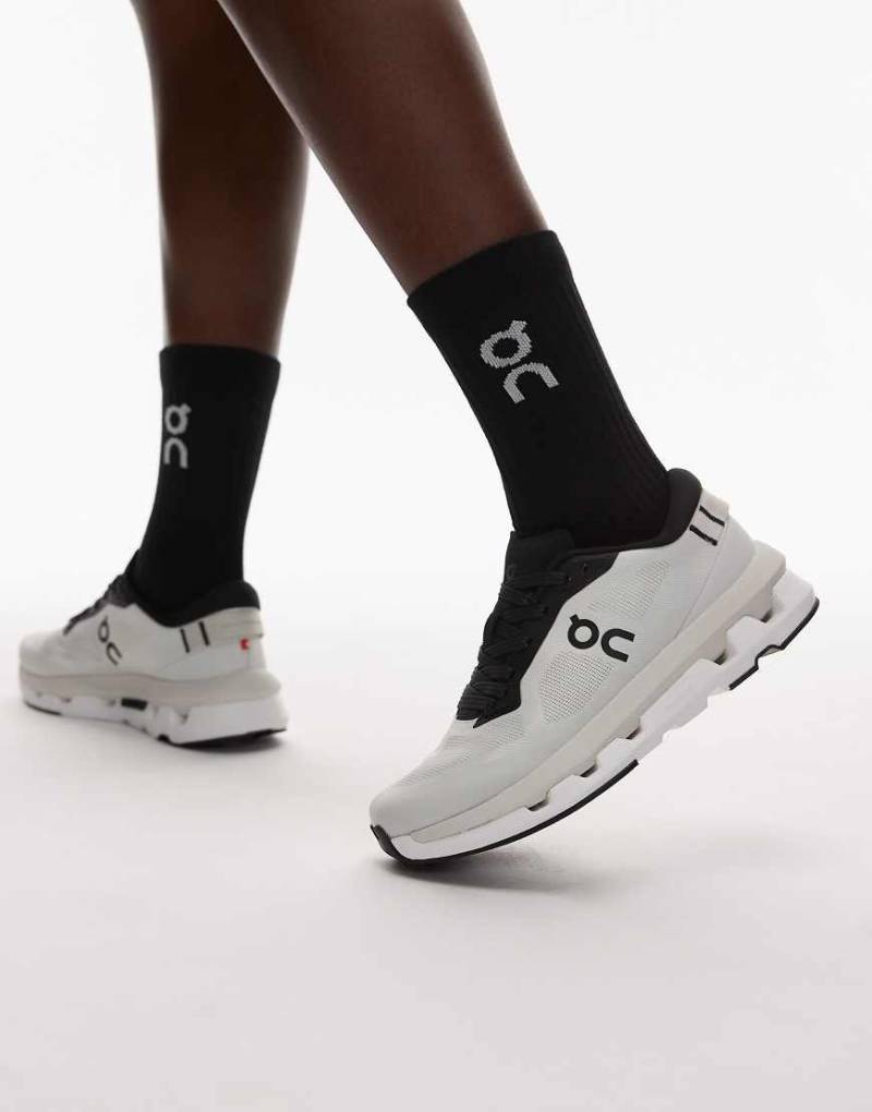 ON - Cloudzone - All-Day-Sneaker in Schwarz und Weiß-Grau von On Running