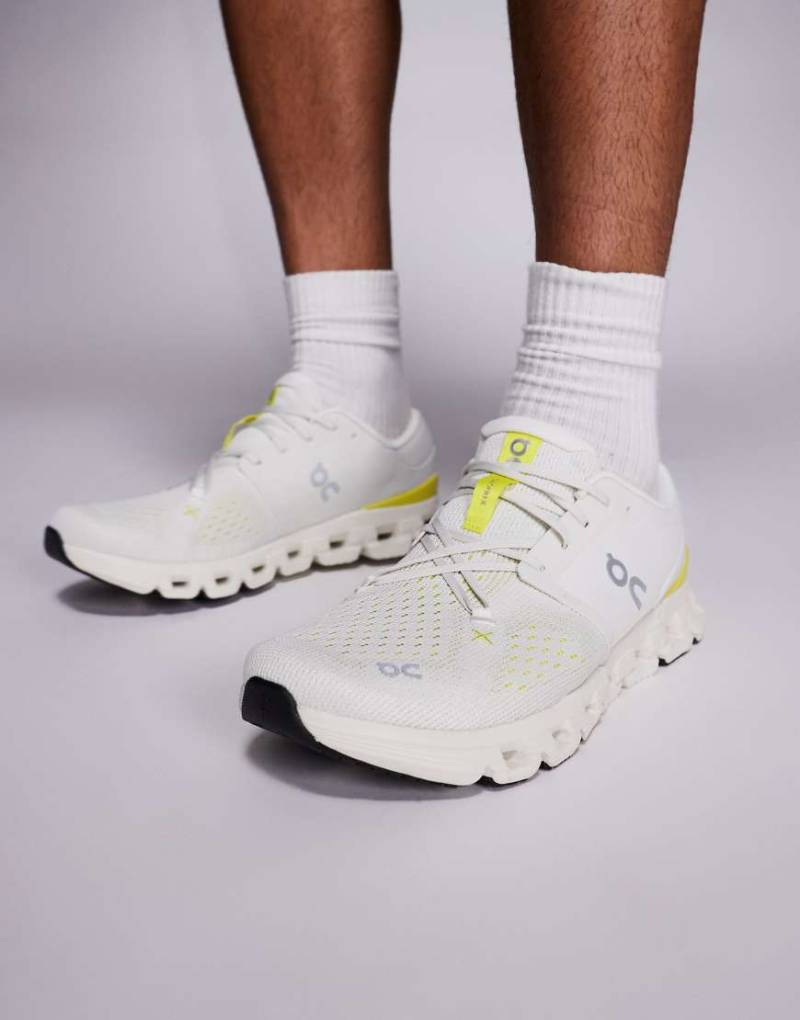 On - Cloud X 4 Training - Sneaker in Weiß und Limettengrün von On Running