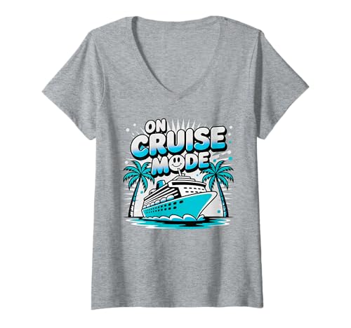 Damen Auf Kreuzfahrt Modus Schiff Urlaub Boot Ozean Cruising Kreuzfahrten T-Shirt mit V-Ausschnitt Damen Auf Kreuzfahrt Modus Schiff Urlaub Boot Ozean Cruising Kreuzfahrten T-Shirt mit V-Ausschnitt von On cruise mode.