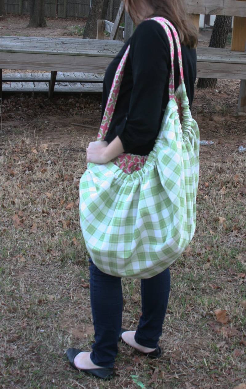 Rosa Und Grün Reversibel Slouchy Tasche Rosa Und Grün Reversibel Slouchy Tasche von OnPinsAndNeedlesOK