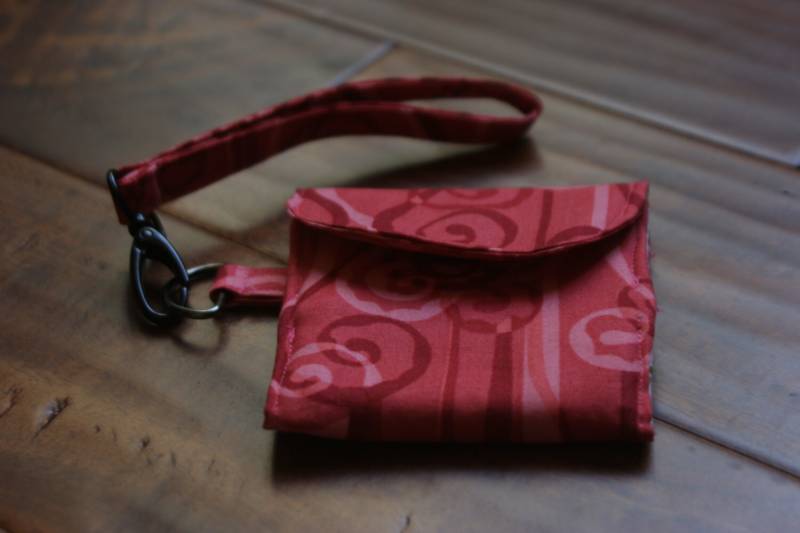 Rot & Creme Brieftasche Rot & Creme Brieftasche von OnPinsAndNeedlesOK