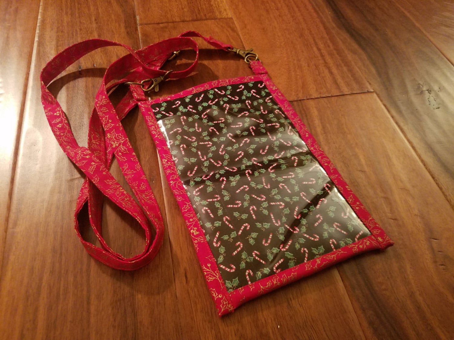 Schwarze Und Rote Zuckerstange Tasche Handtasche Schwarze Und Rote Zuckerstange Tasche Handtasche von OnPinsAndNeedlesOK