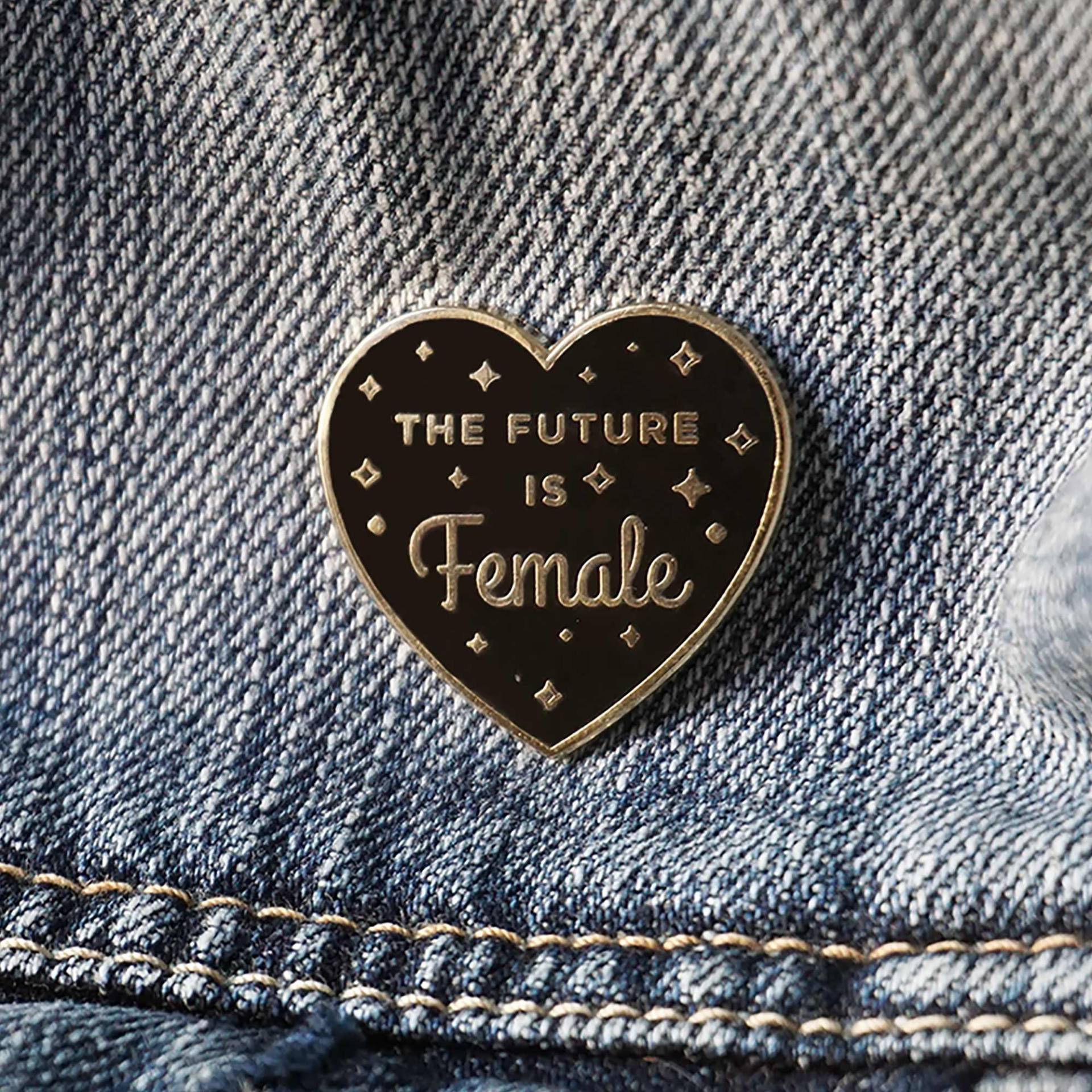 The Future Is Weibliche Schwarz Und Gold Pin | Glow in The Dark | Feministisch Feminismus Hard Emaille Anstecknadel von OnPointPins