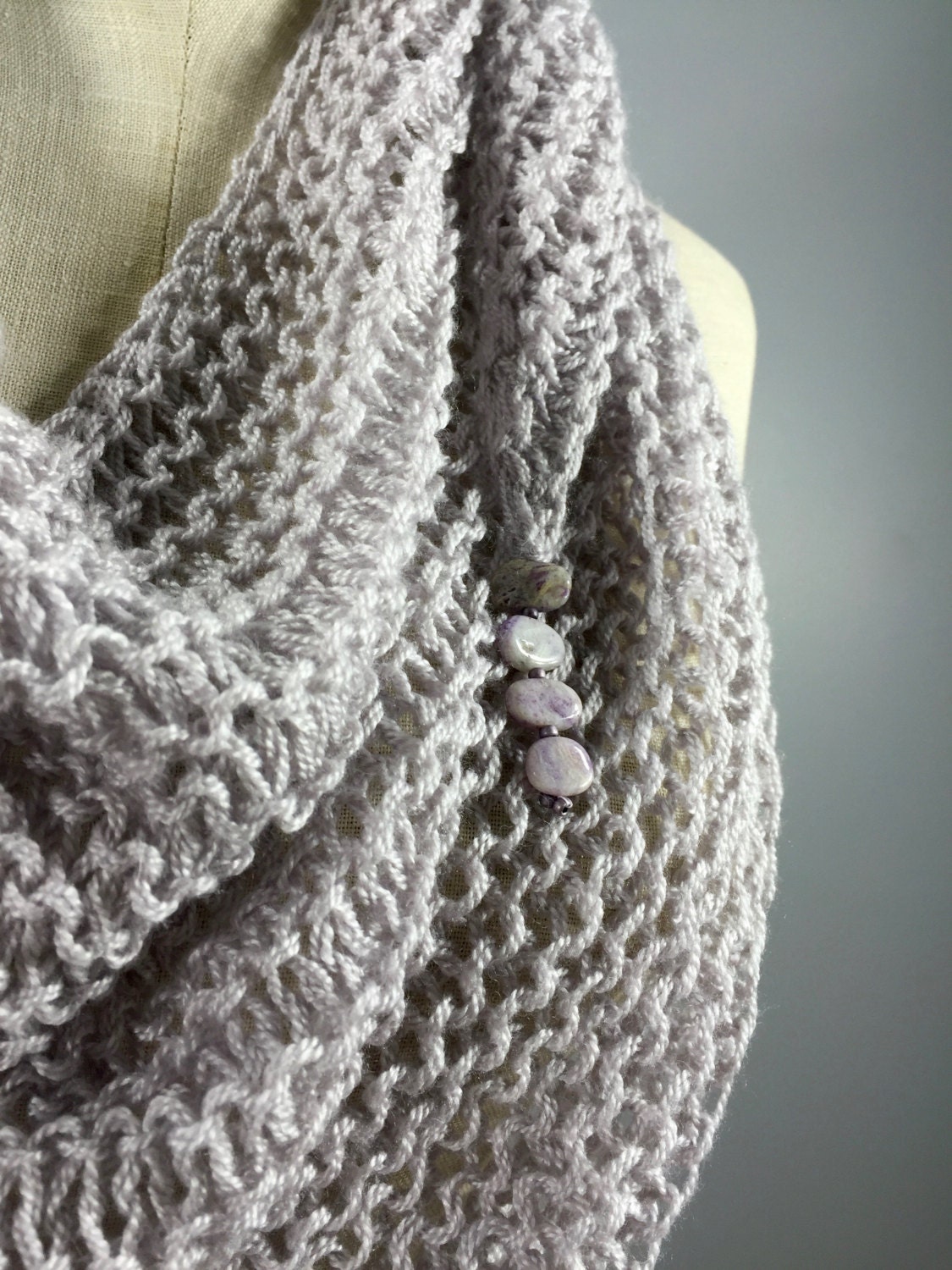Merino Seide Mindfulness Mantle Lila Achat Self-Care Wrap Merino Seide Mindfulness Mantle Lila Achat Self-Care Wrap von OnSlenderThreads