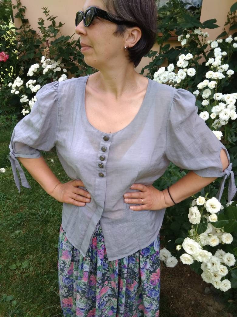 Vintage 90Er Jahre Trachten Style Perlgrau Halbtransparente Bluse. L-xl Größe von OnceAgainStoreFinds
