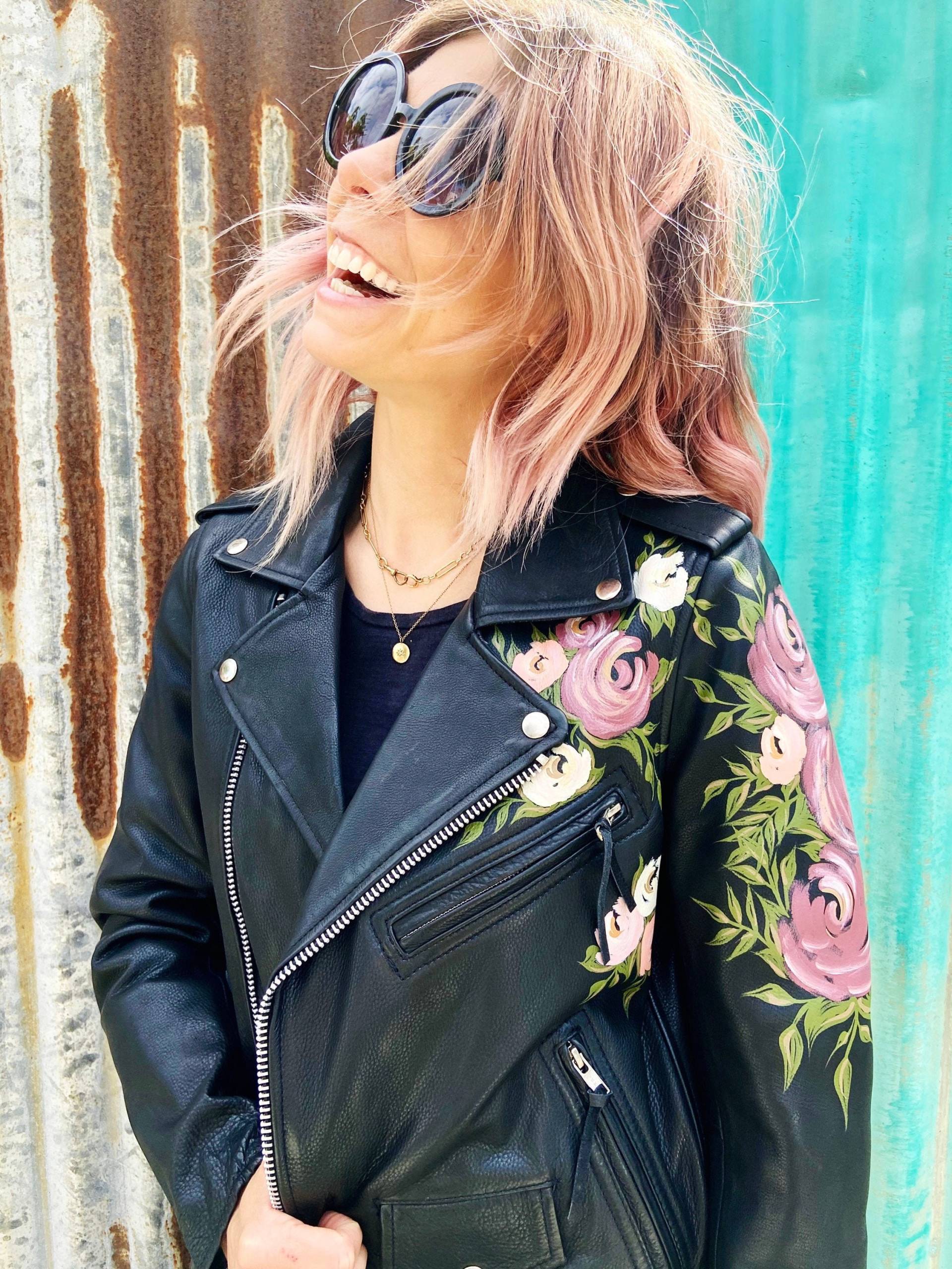 Made To Order/Handbemalte Aquarell-stil Blumen Auf Echtleder Motorradjacke Made To Order/Handbemalte Aquarell-stil Blumen Auf Echtleder Motorradjacke von OnceUponALauren