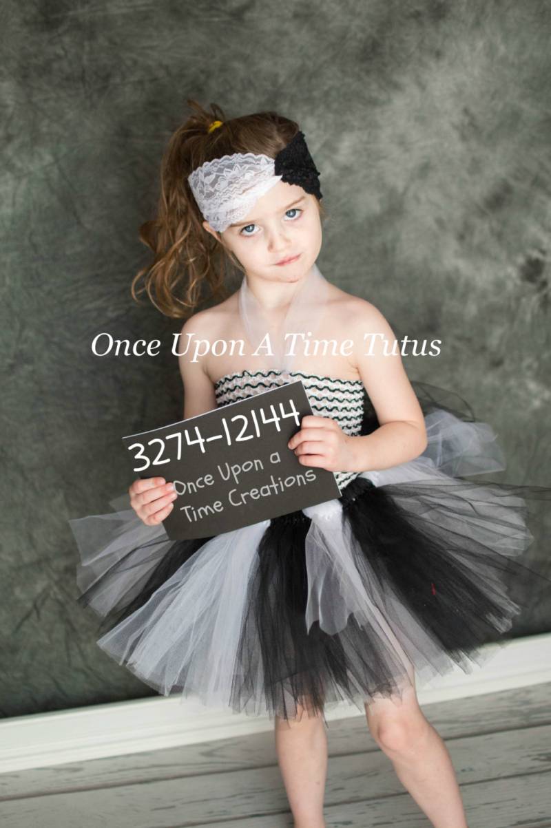 Jailbird Tutu Kleid - Schwarz Und Weiß Photo Prop, Halloween Kostüm Baby Girl Newborn 6 12 Monate 2T Kleinkind Jail Bird Prisoner von OnceUponATimeTuTus