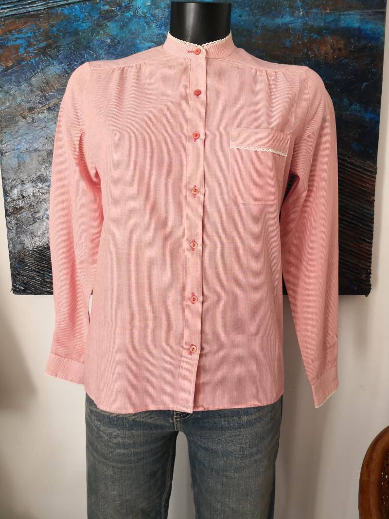Vintage St Michael Rot-Weiße Bluse Mit Mao-Kragen Größe 38 Fr von OnceUponaDressing