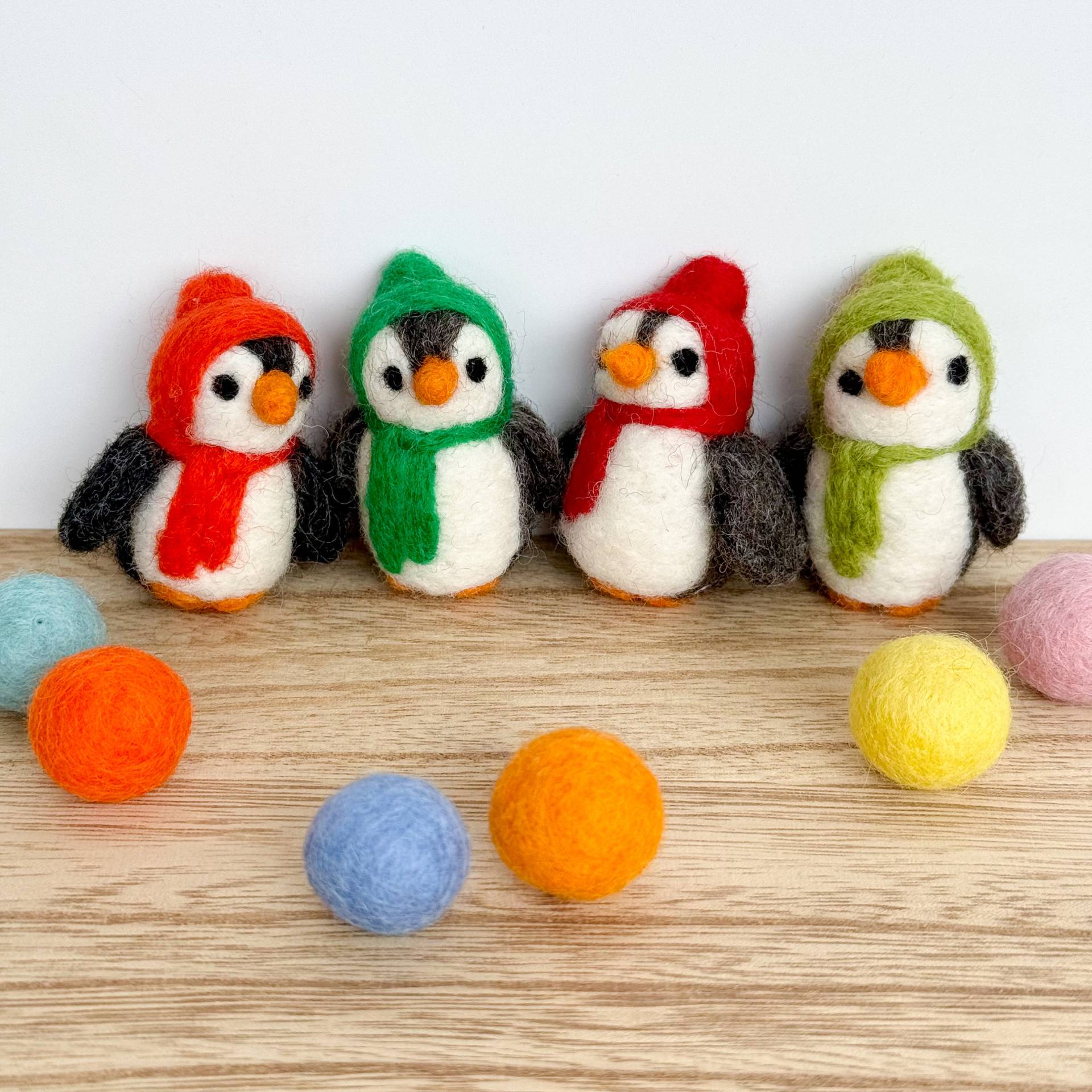 Filz Pinguin Broschen, 4 Farben, Brosche Pin Handgemacht, Wollfilz Pinguin, Für Frauen Filz Pinguin Broschen, 4 Farben, Brosche Pin Handgemacht, Wollfilz Pinguin, Für Frauen von OneArtJam