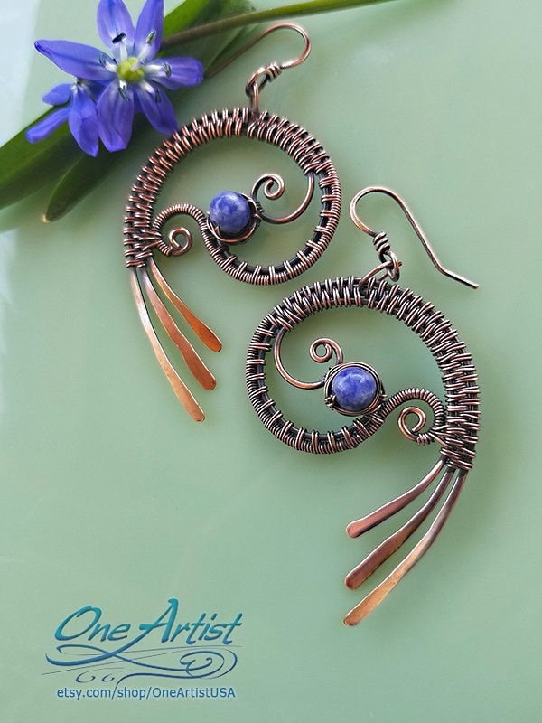 Blauer Sodalith, Paisley Ohrschmuck, Handgeschmiedetes Kupferdraht Geflecht von OneArtistUSA