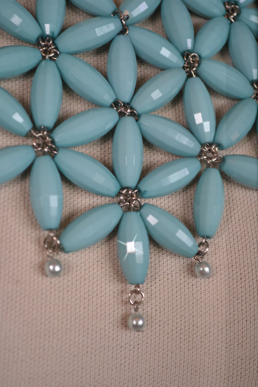 Blumenmuster Bib Halskette, Aqua Blaue Blumenhalskette, Perlen Statement Schmuck, Blumenmuster, Schicke Sommer Einzigartige von OneCharmingTreasure