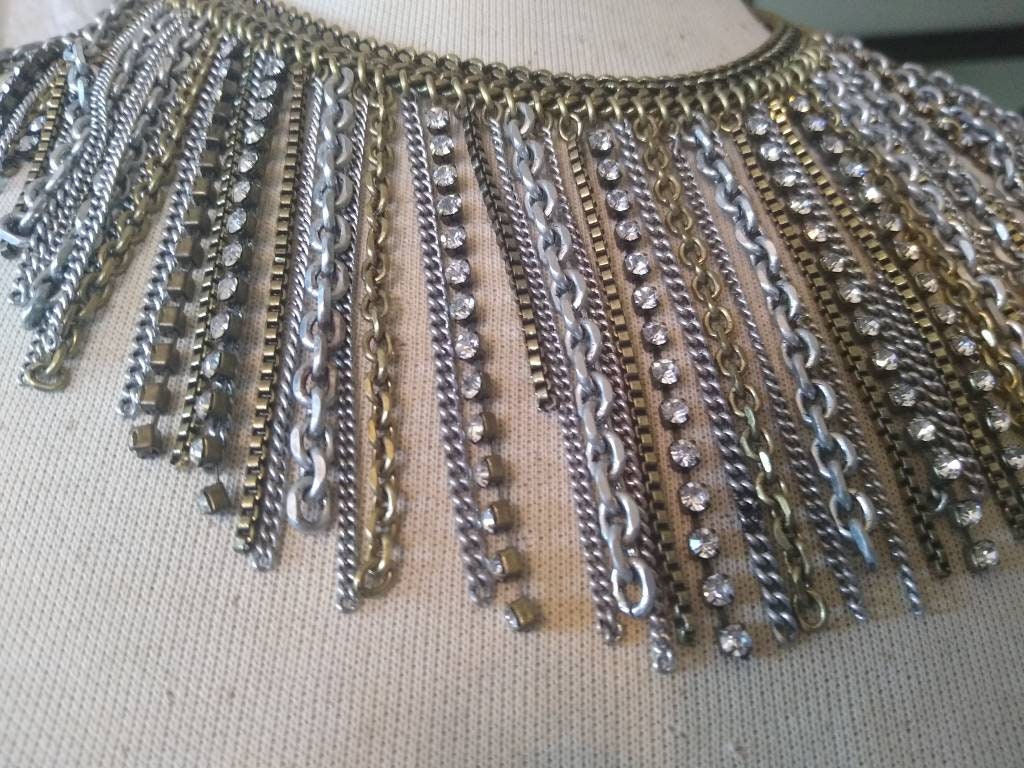 Räumungsverkauf, Metall Fringe Quaste Bib Statement Halskette, Vintage Geschichtete Türkis Glasperlen Gemischte Metallkette Räumungsverkauf, Metall Fringe Quaste Bib Statement Halskette, Vintage Geschichtete Türkis Glasperlen Gemischte Metallkette von OneCharmingTreasure