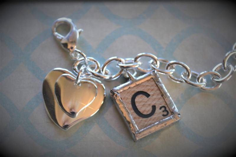 Scrabble Fliesen, Buchstaben, Scrabble, Fliesen Schmuck, Gelötet Charms, Initial Schreibmaschinentasten, Holz Charms von OneCharmingTreasure