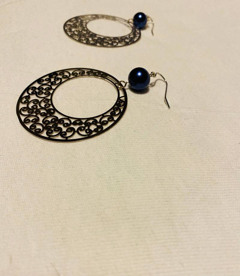 Metall Cutout Ohrringe von OneInAJewel