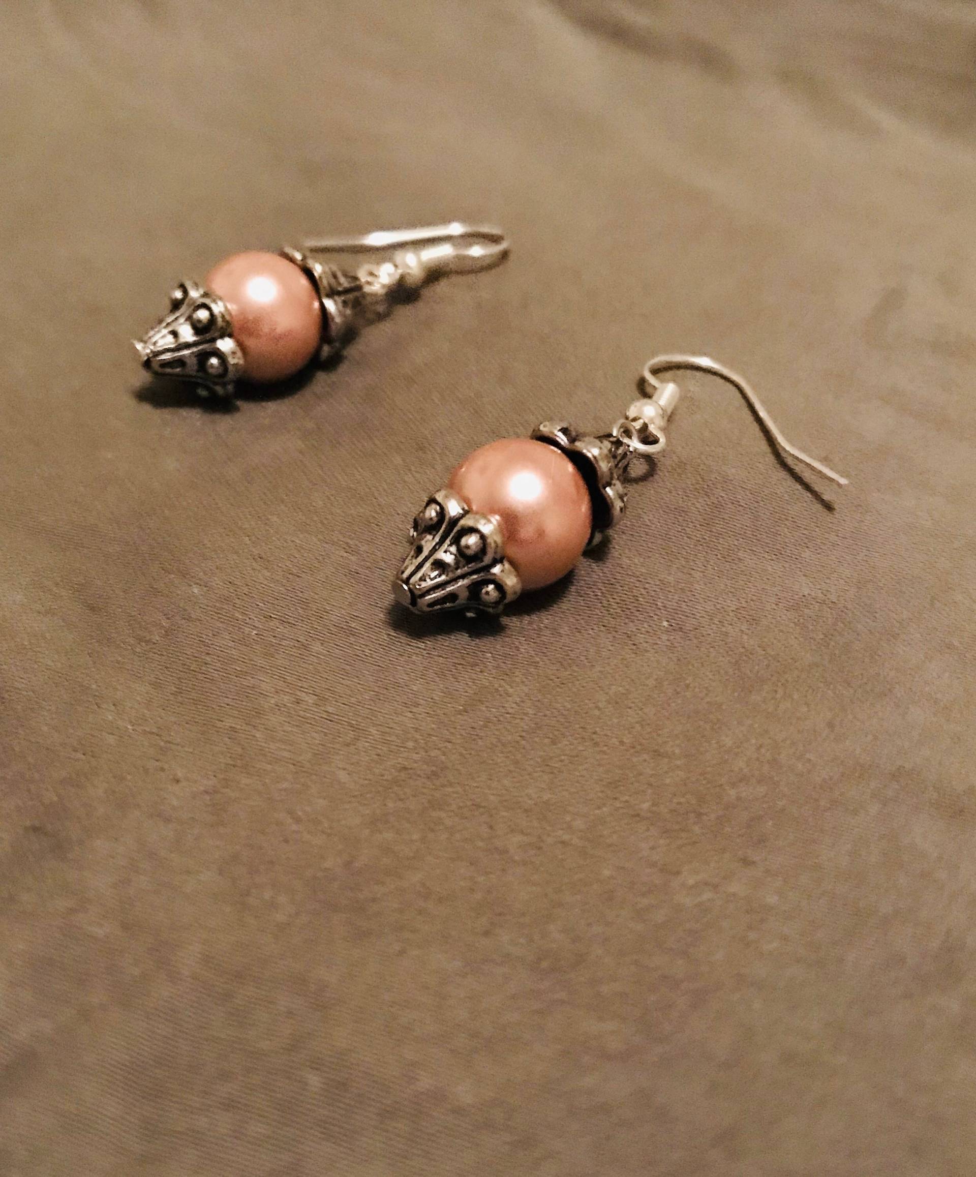 Rosa Ohrringe von OneInAJewel