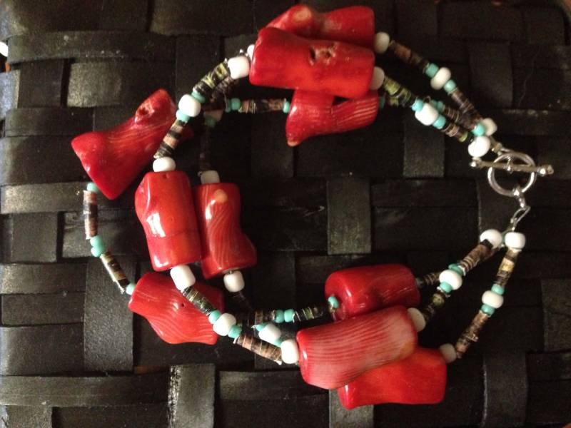 Rotes Holz Armband von OneInAJewel
