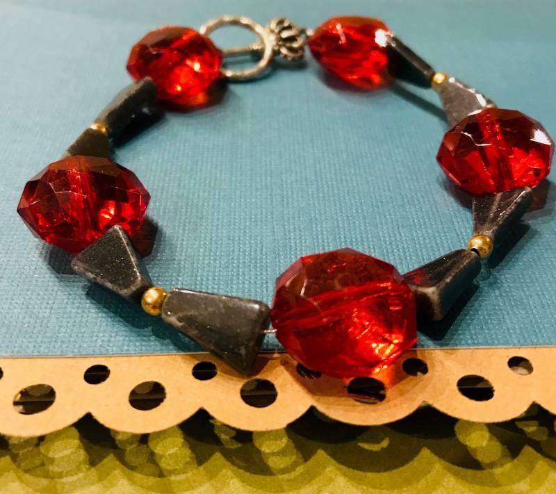 Schwarz & Rot Armband von OneInAJewel