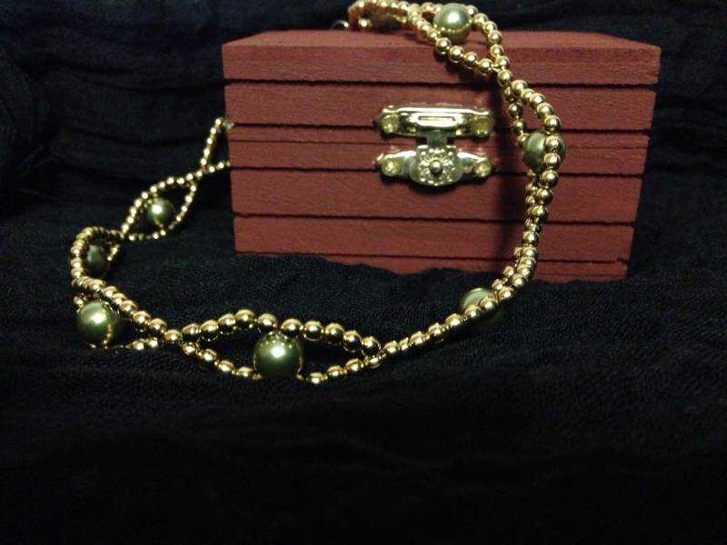 Twist Perlen Halsband von OneInAJewel