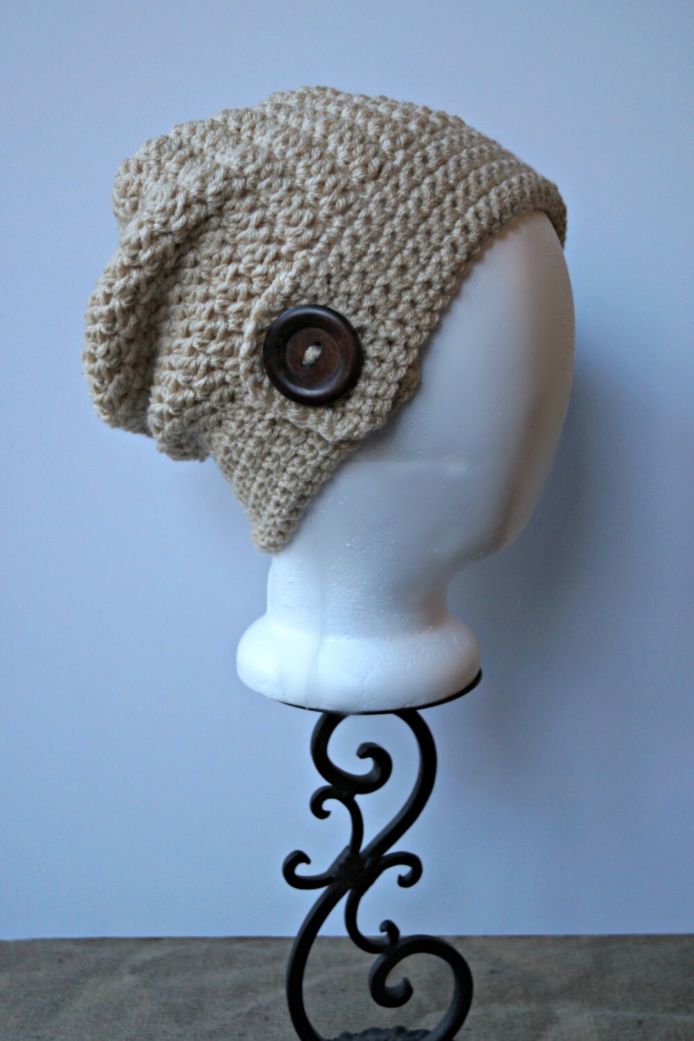Sandy Häkeln Slouchy Hut Mit Button Sandy Häkeln Slouchy Hut Mit Button von OneLazyHooker