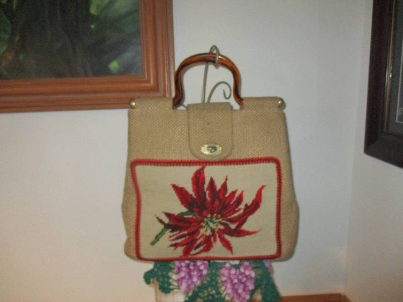 Vintage Weihnachten Poinsettia Nadelspitze Jute Geldbörse Doppel Lucite Griffe Große Handtasche Vintage Weihnachten Poinsettia Nadelspitze Jute Geldbörse Doppel Lucite Griffe Große Handtasche von OneMoeTimeVintage