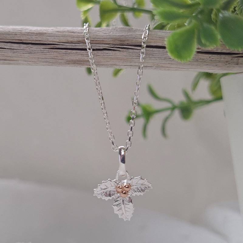 Halskette Mit Holly | Dezember Geburtsblume Sterling Silber Stechpalme Anhänger Geburtstagsgeschenk Schmuck Geburtsblume von OneOfSuz