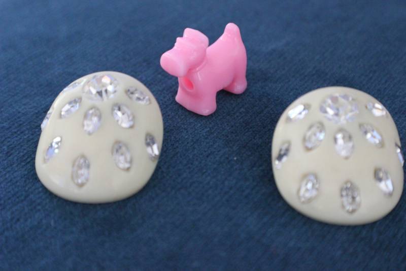 Bakelit Elfenbein Strass Ohrclips Bakelit Elfenbein Strass Ohrclips von OnePinkDog