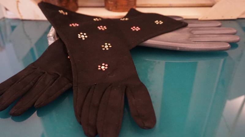 Schwarze Strass Oper Handschuhe Schwarze Strass Oper Handschuhe von OnePinkDog